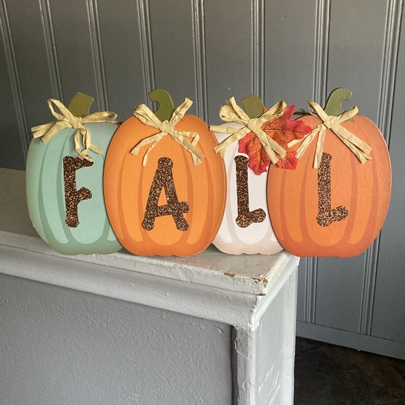 NWT- Beautiful Brown Glittered FALL Colorful Pumpkins Decoration Sign 🍁 - Picture 13 of 16